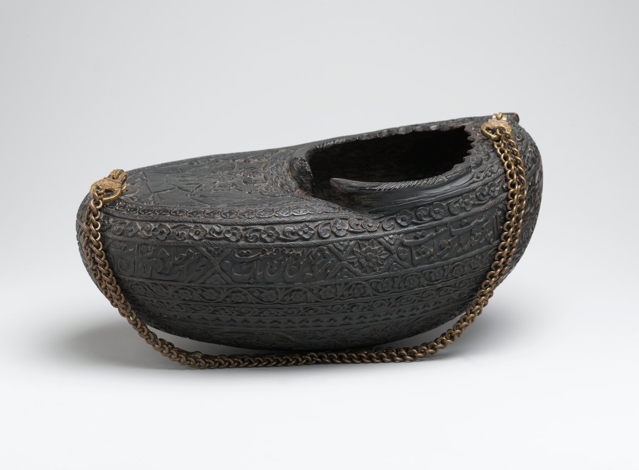 Kaşkul veya dilenciler kasesi, dervişlerin portresi ve atlı bir şahin, İran, 1880 (coco de mer kabuk ve zincir) by Persian School