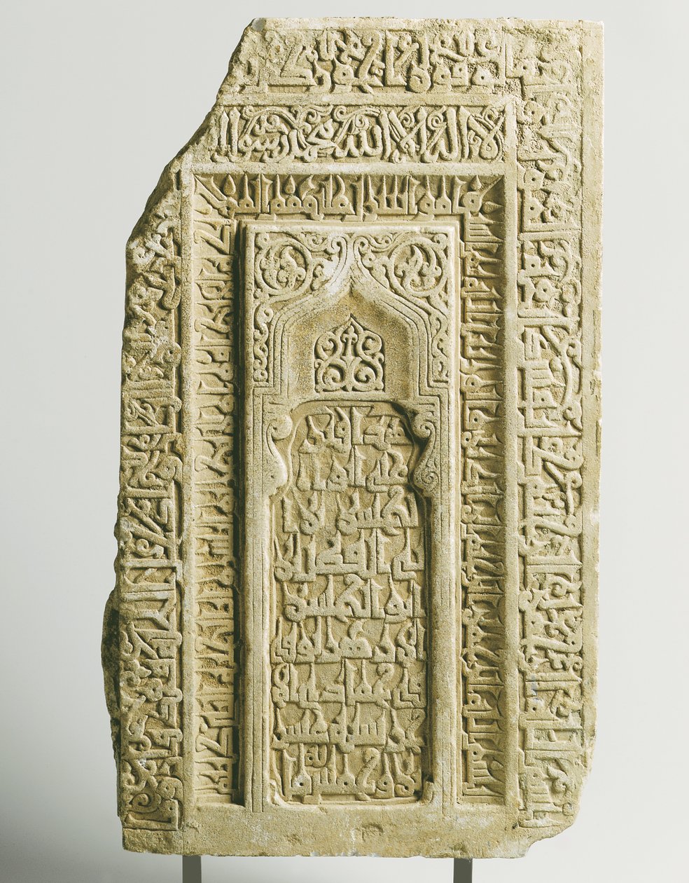 Selçuklu oyma mezar taşı, Yezd, Güney Doğu İran, 1122 by Persian School