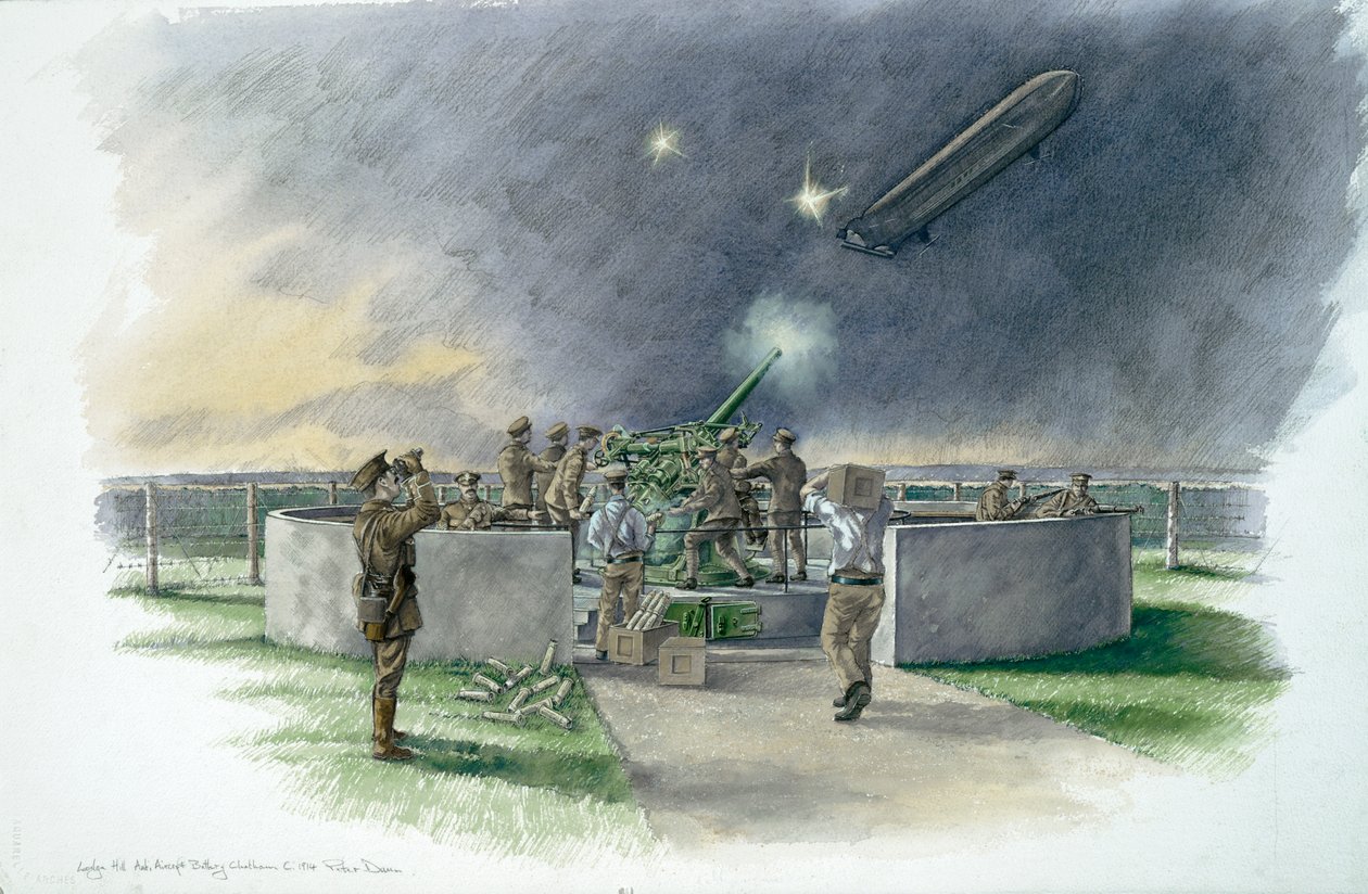 Lodge Hill Battery, Birinci Dünya Savaşı sırasında Alman zeplinine ateş ediyor, c1910s, c1980-2010 by Peter Dunn