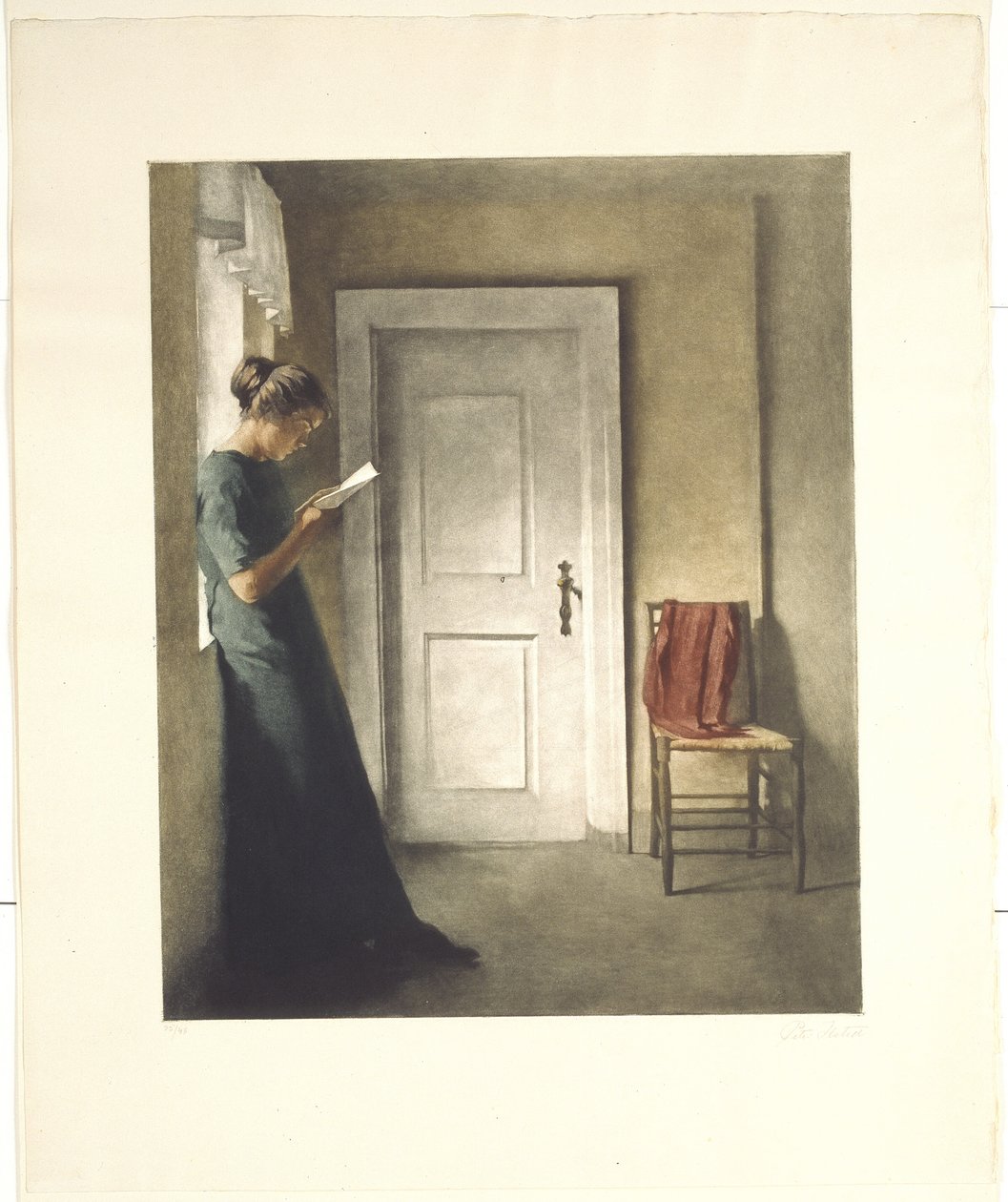 Kırmızı bir şal ile iç by Peter Vilhelm Ilsted