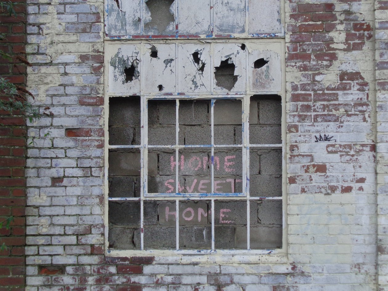 NEWCASTLE HOME-SWEET-HOME, 2016, (FOTOĞRAF) by Peter McClure