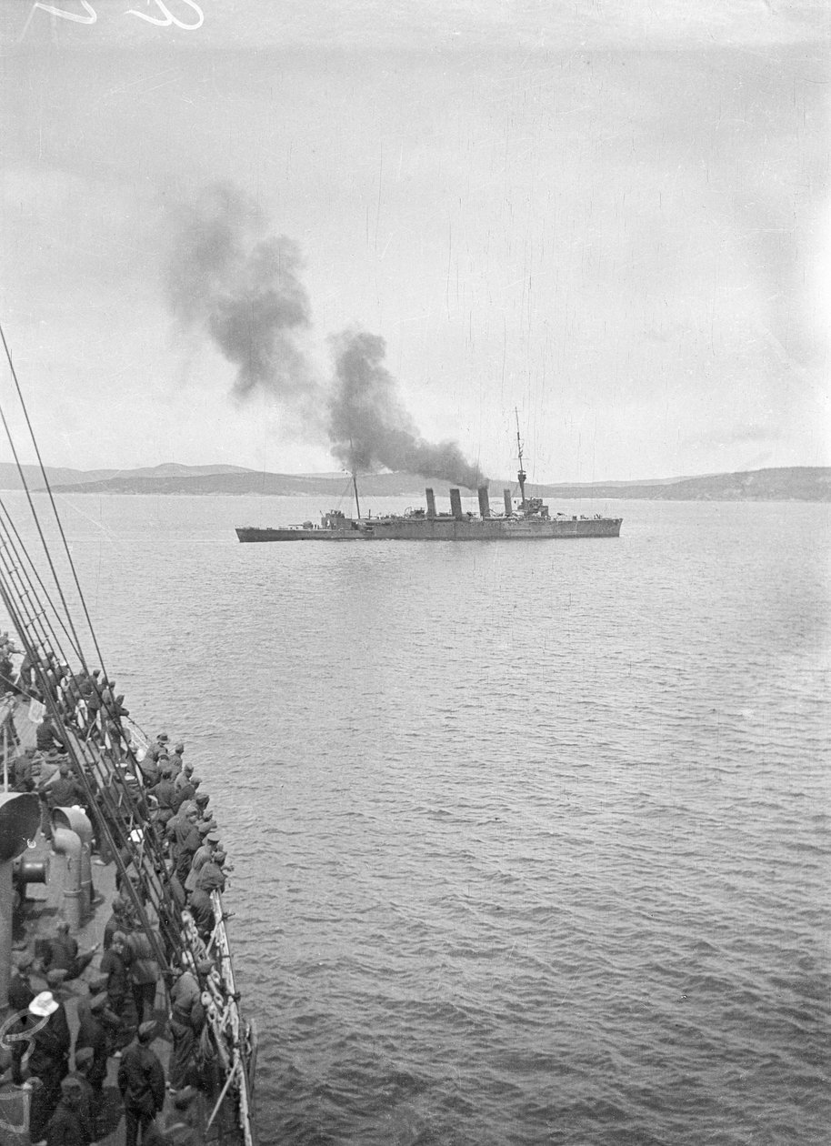 HMAS Melbourne veya HMAS Sydney, King George Sound, Albany WA, c. Ekim 1914 (bw fotoğraf) by Phillip Frederick Edward Schuler