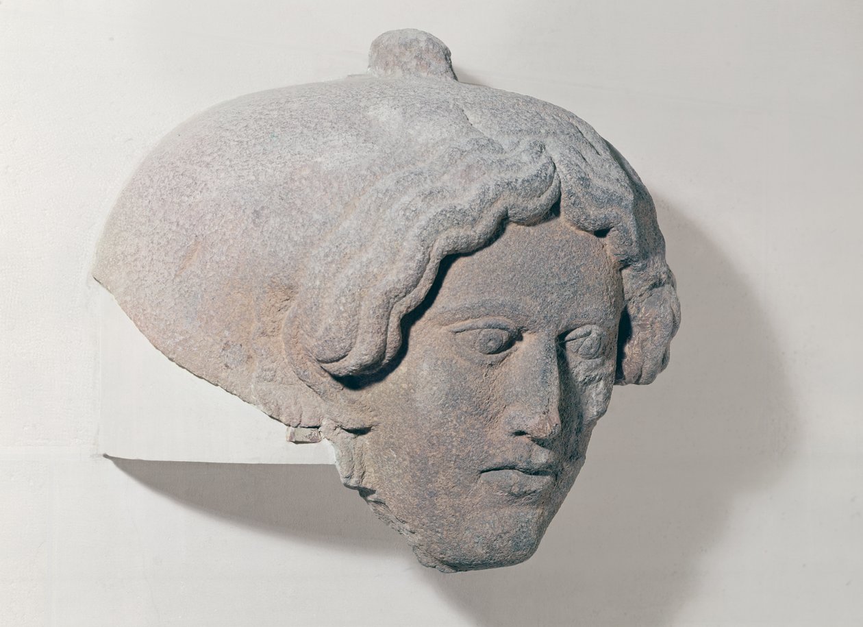 Bir kadının başı, bir lahit parçası by Phoenician