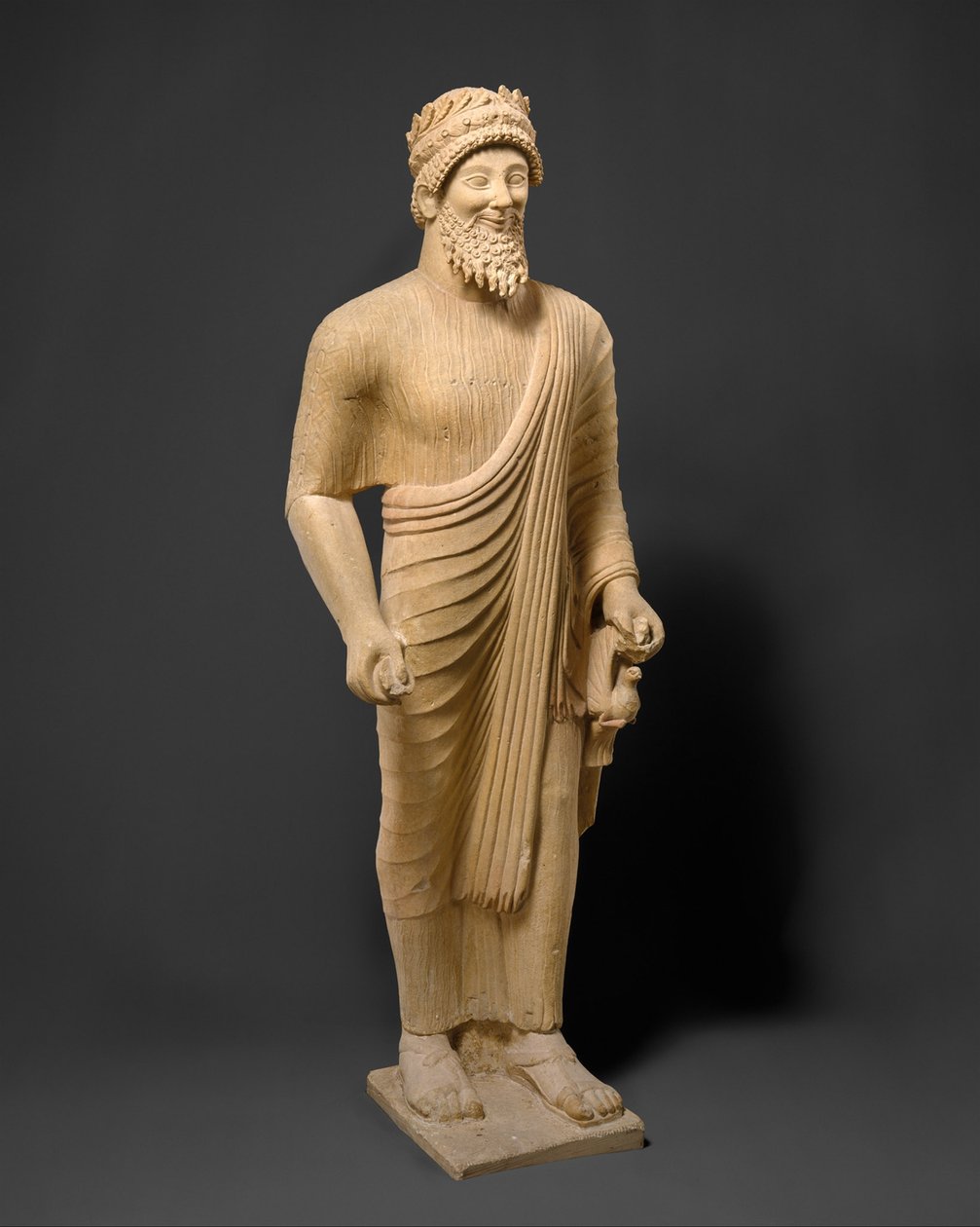 Adak teklifleri olan sakallı bir adamın kireçtaşı heykeli, yaklaşık MÖ 475-450 (kireçtaşı) by Phoenician Phoenician