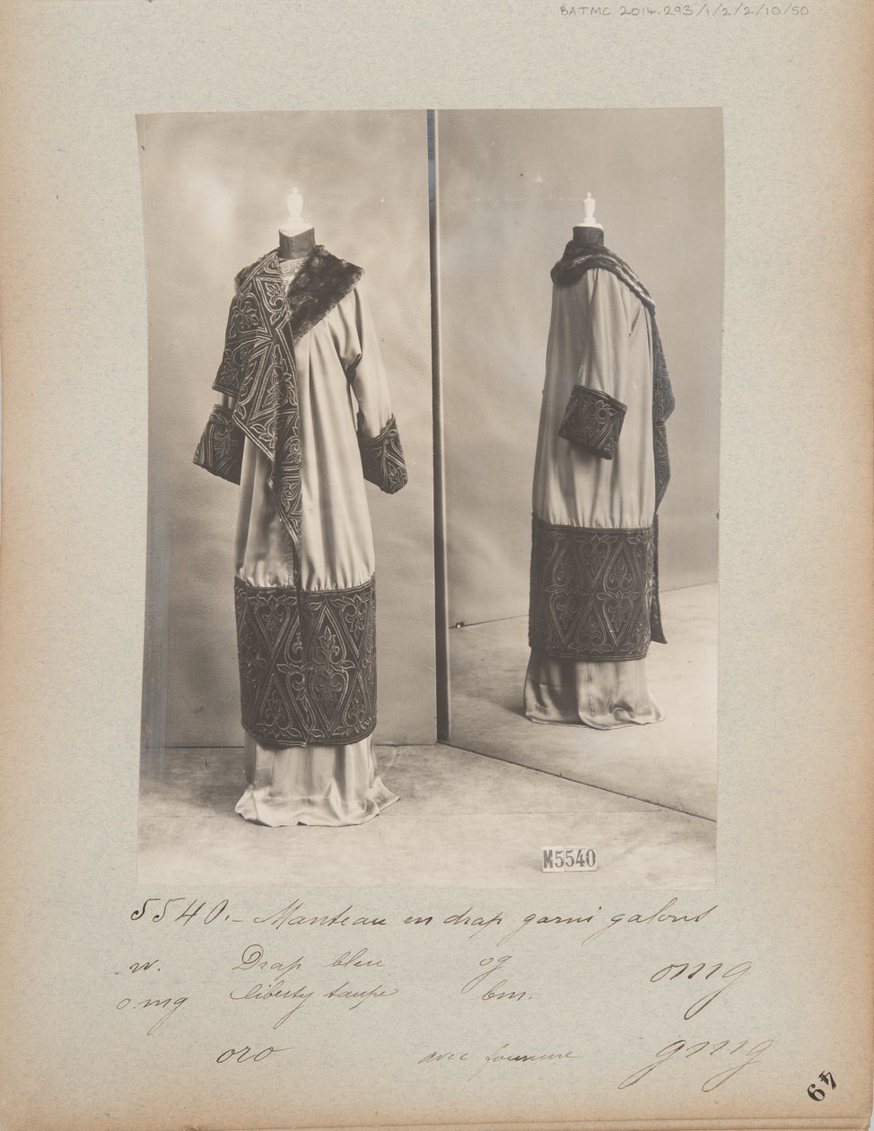 Albüm Sayfası: House of Worth, Coat by Photographer French