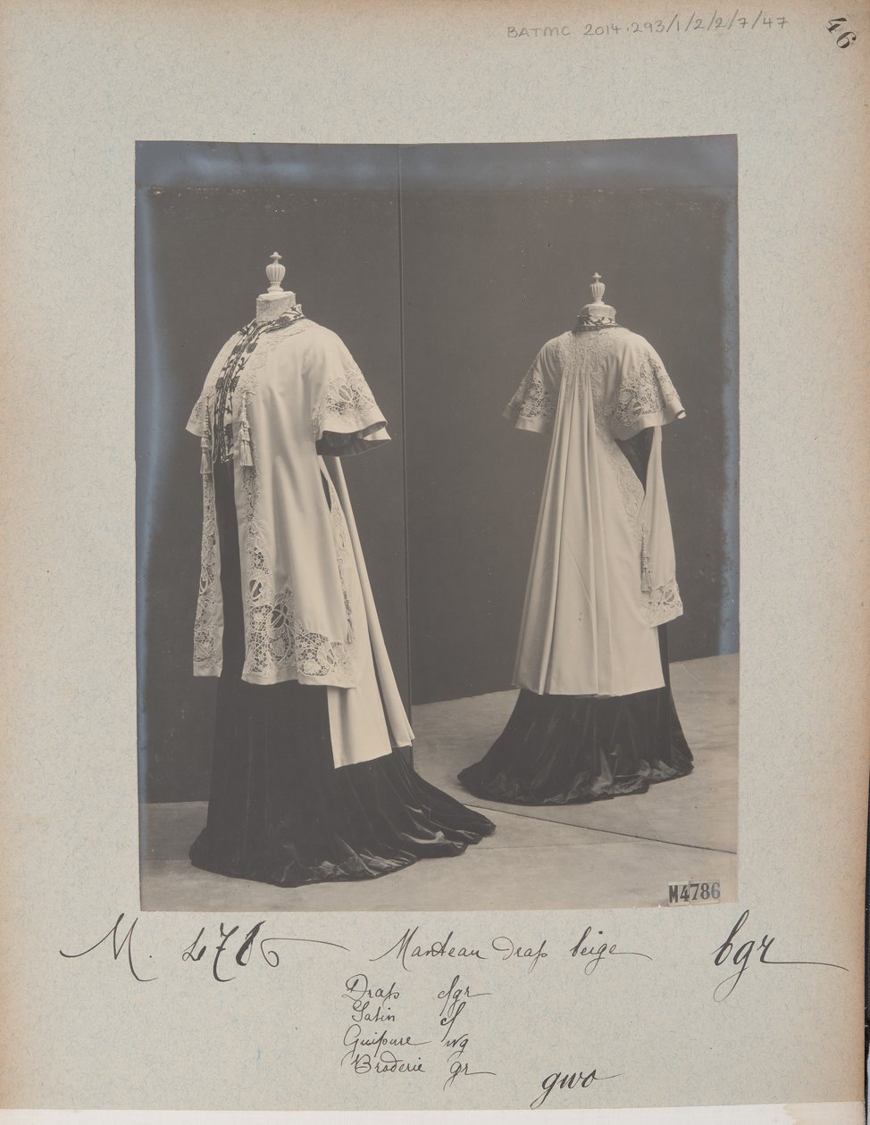 Albüm Sayfası: House of Worth, Coat by Photographer French