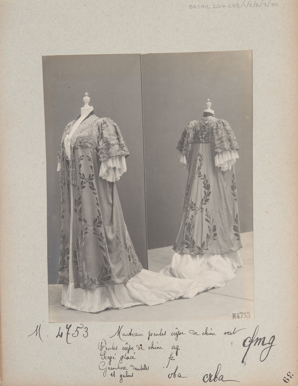 Albüm Sayfası: House of Worth, Coat by Photographer French