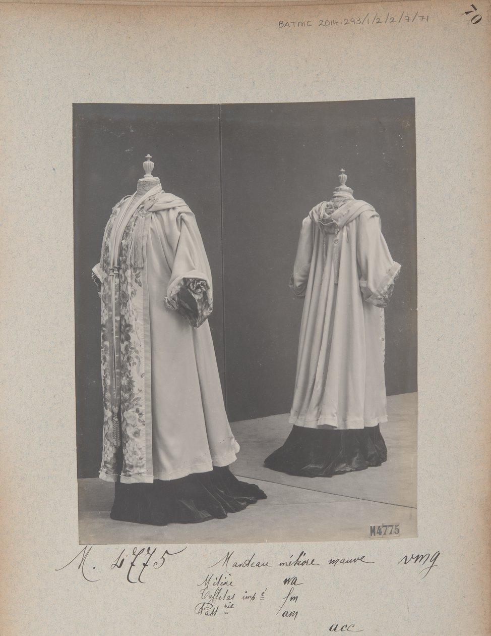Albüm Sayfası: House of Worth, Coat by Photographer French