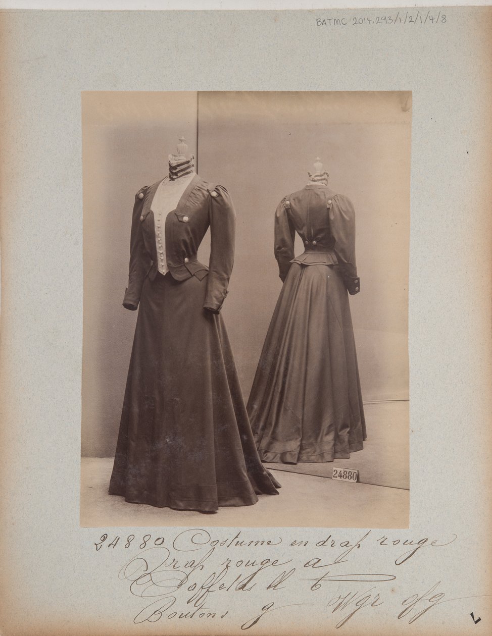 Albüm Sayfası: House of Worth, Kostüm by Photographer French