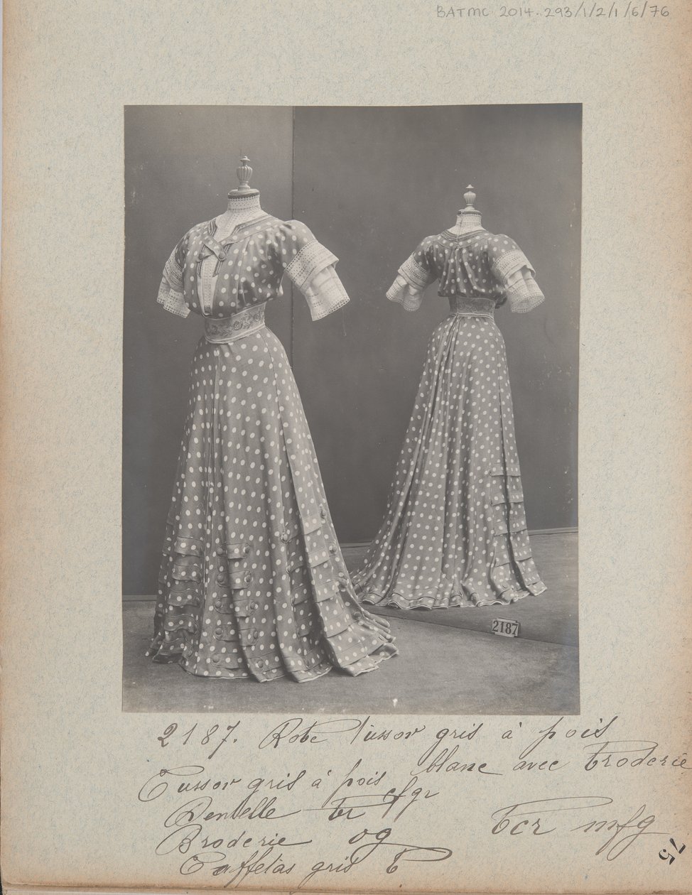 Albüm Sayfası: House of Worth, Kostüm by Photographer French
