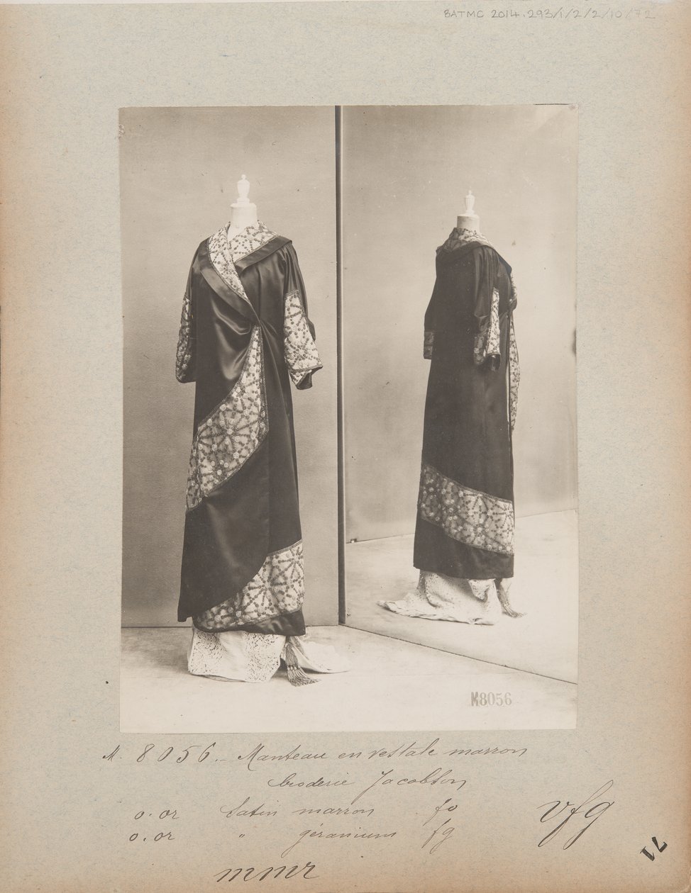 Albüm Sayfası: House of Worth, Evening Coat by Photographer French