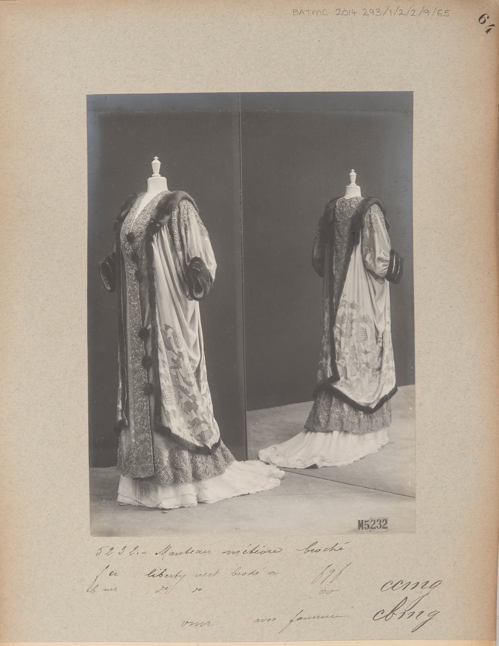 Albüm Sayfası: House of Worth, Evening Coat by Photographer French
