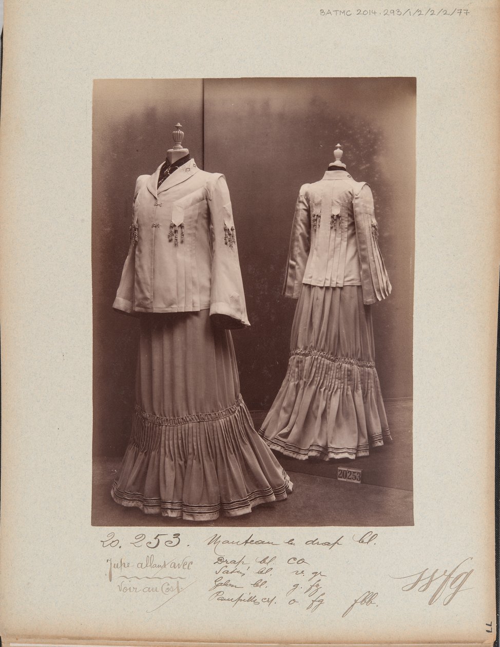 Albüm Sayfası: House of Worth, Jacket by Photographer French