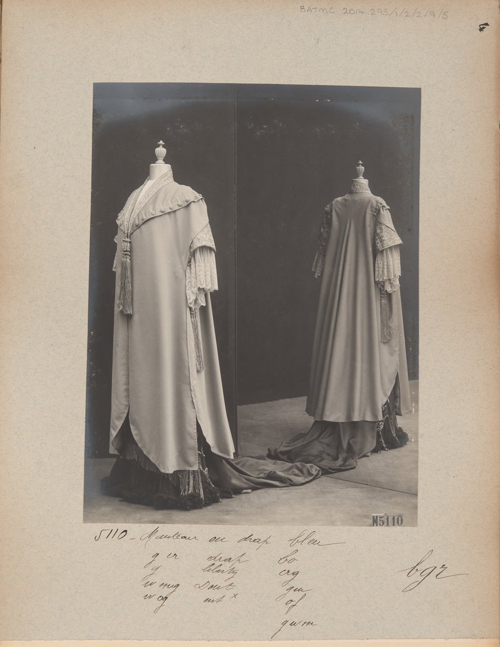 Albüm Sayfası: House of Worth, Mantle by Photographer French