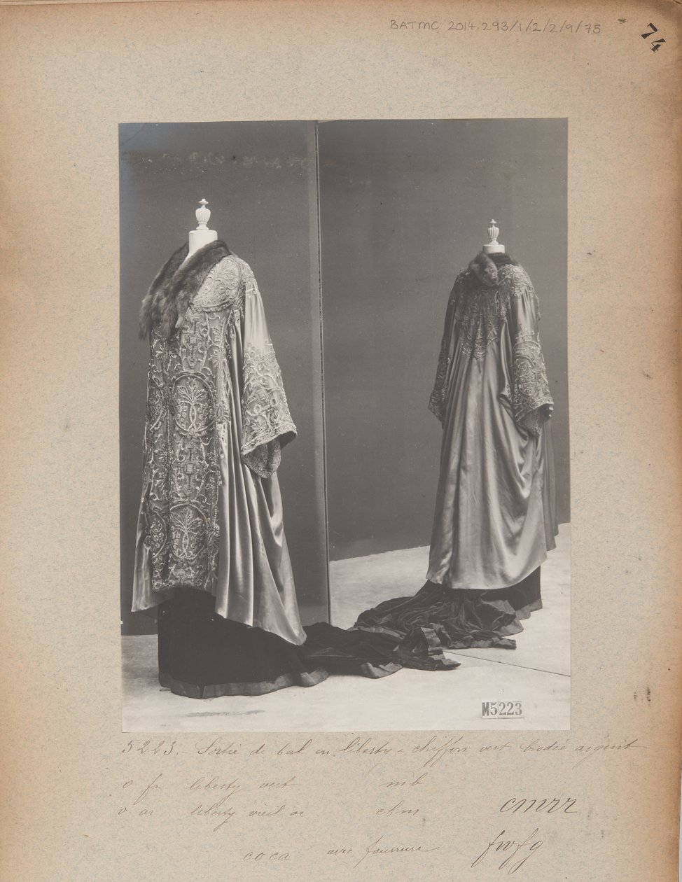 Albüm Sayfası: House of Worth, Sortie de Bal by Photographer French