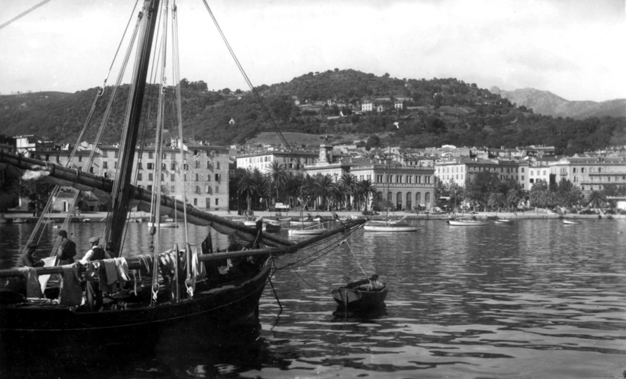 Ajaccio Limanı'nın görünümü, Korsika, 1930 dolayları (s/b fotoğraf) by Photographer French