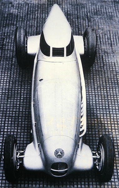 Otobanda hız rekoru kıran Mercedes Benz özel 
