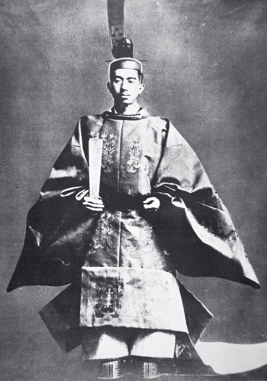 Japonya İmparatoru Hirohito, tahta çıkışında by Photographer Japanese