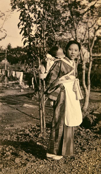 japon anne ve bebek by Photographer Japanese