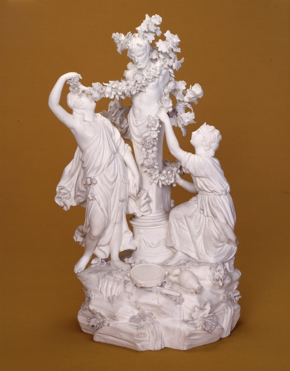 İki Bacchantes Süsleyen Tava figür grubu, Derby, c.1780 (porselen) by Pierre Stephan