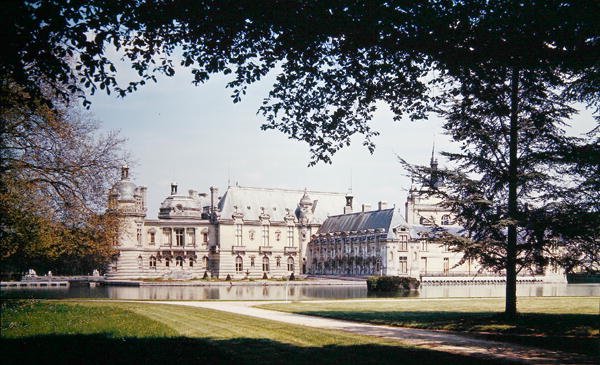 Grand ve Petit Chateau manzarası by Pierre and Bullant Daumet