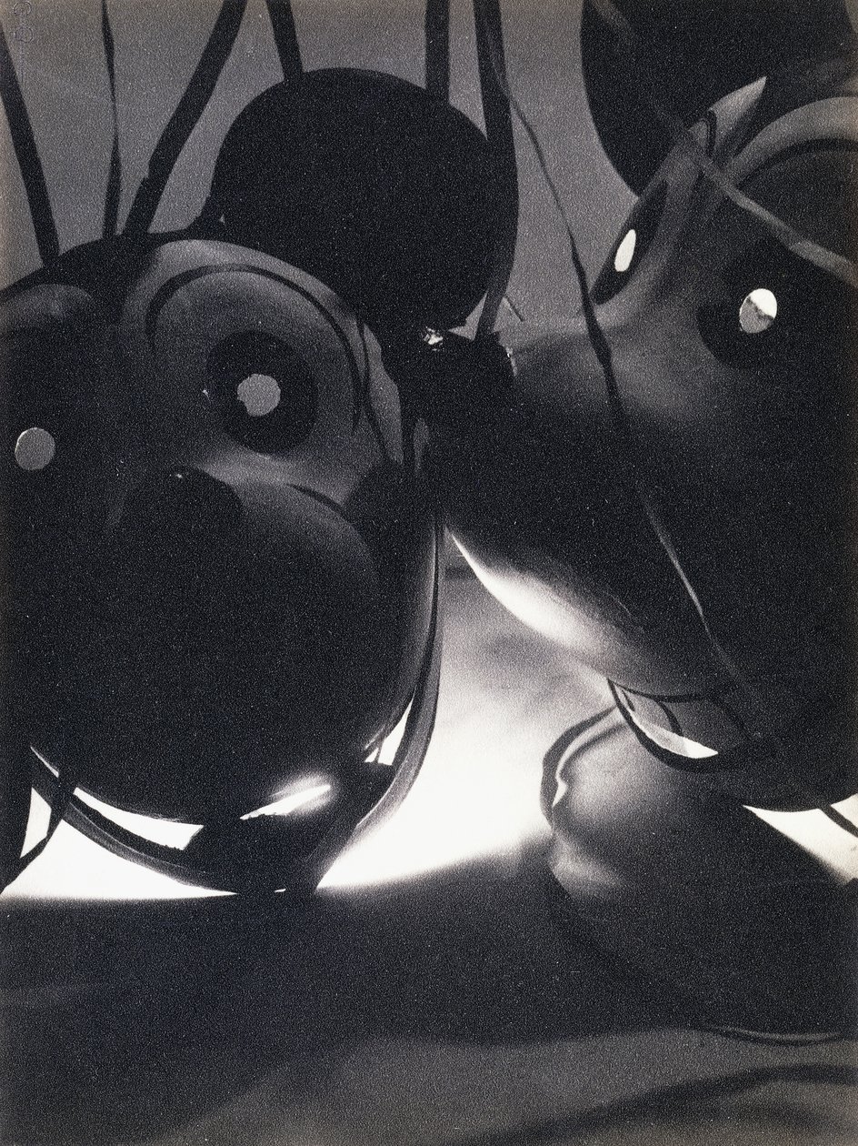 Mickey Mouse Balonları, c.1932 (jelatin gümüş baskı, Gevalux kağıdına) by Pierre Dubreuil