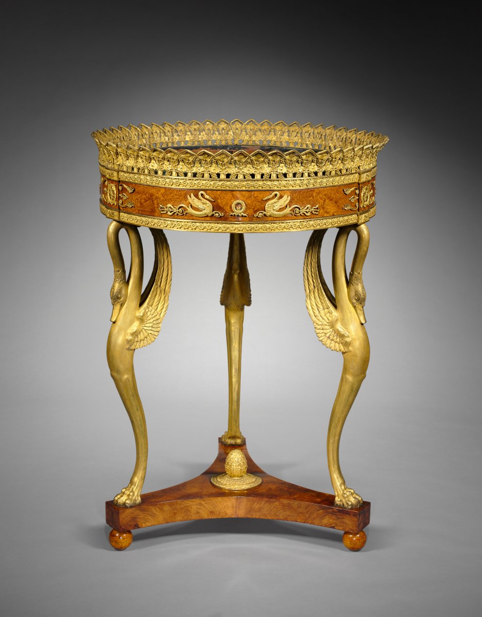 Çiçek Standı (Jardinière), c.1800 (yaldızlı bronz montajlı ahşap) by Pierre Philippe Thomire