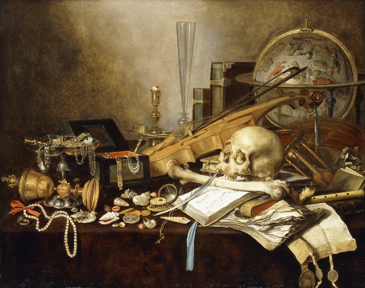 Bir Vanitas Müzik Aletleri ve El Yazmalarından Natürmort, Devrilmiş Yaldızlı Kadehi, Mücevher Tabutu, Şamdan, Astrolojik Küre, İnci Dizisi, Mücevherler, Kabuklar, Kafatası ve Uyluk kemiği ve Drapeli Masada Kum Saati, 1653 by Pieter Claesz