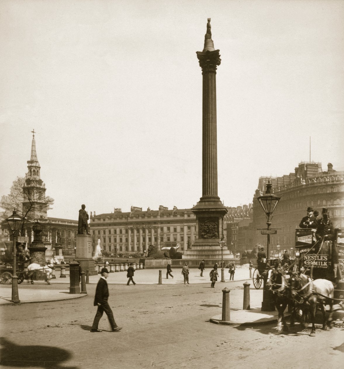 Trafalgar Meydanı, Londra, 11 Mayıs 1893 by Portuguese Photographer