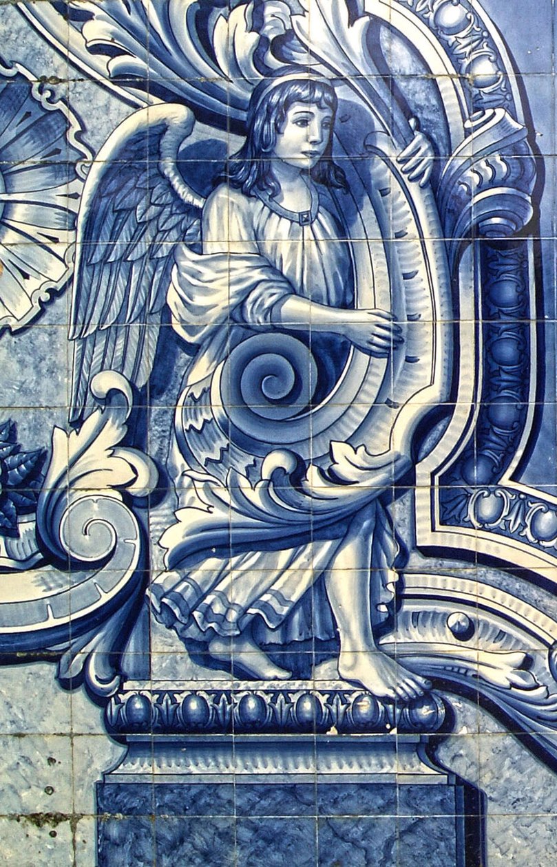 Bir meleği betimleyen dekoratif panel, Lamego, Portekiz. 1738 (seramik karolar) by Portuguese School