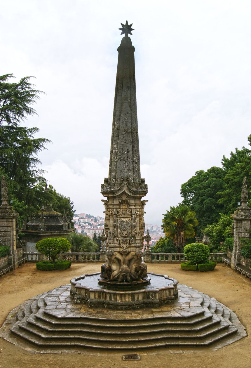Nossa Senhora dos Remedios dikilitaşı, Lamego, Portekiz Tapınağı. 1738 (granit) by Portuguese School