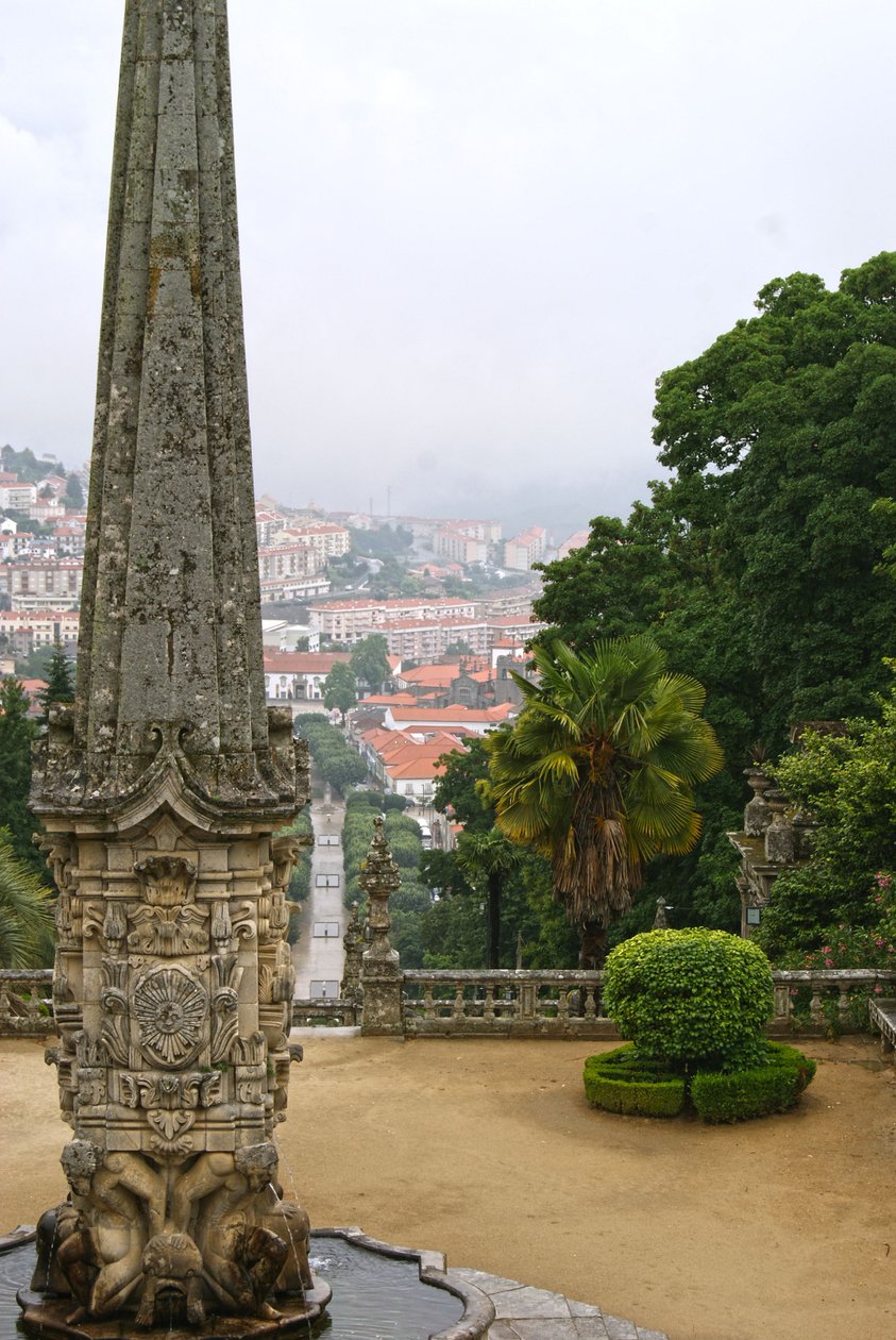 Nossa Senhora dos Remedios dikilitaşı, Lamego, Portekiz Tapınağı. 1738 (granit) by Portuguese School