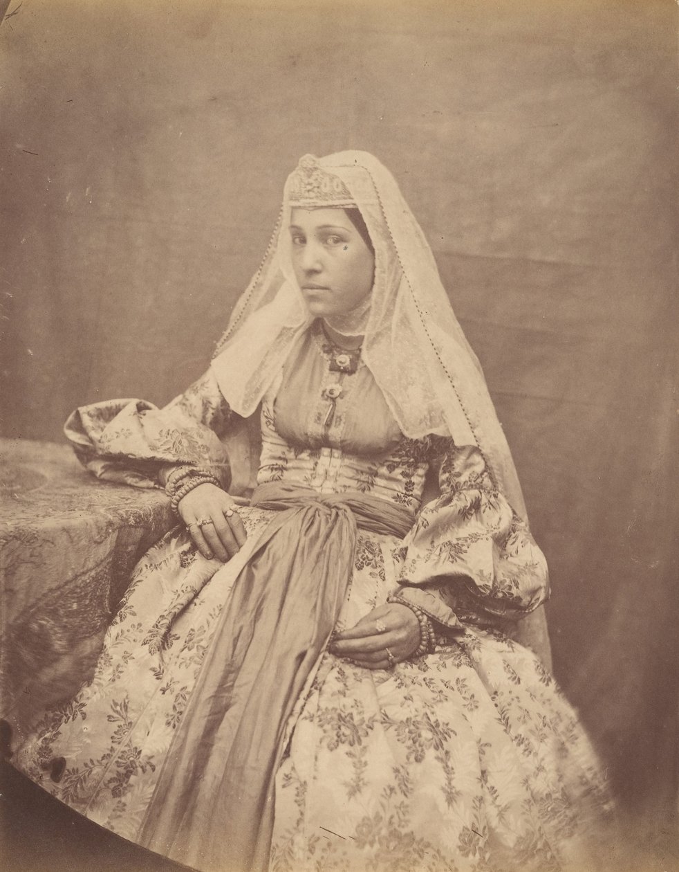 [Tahranlı Ermeni Kadın], 1840