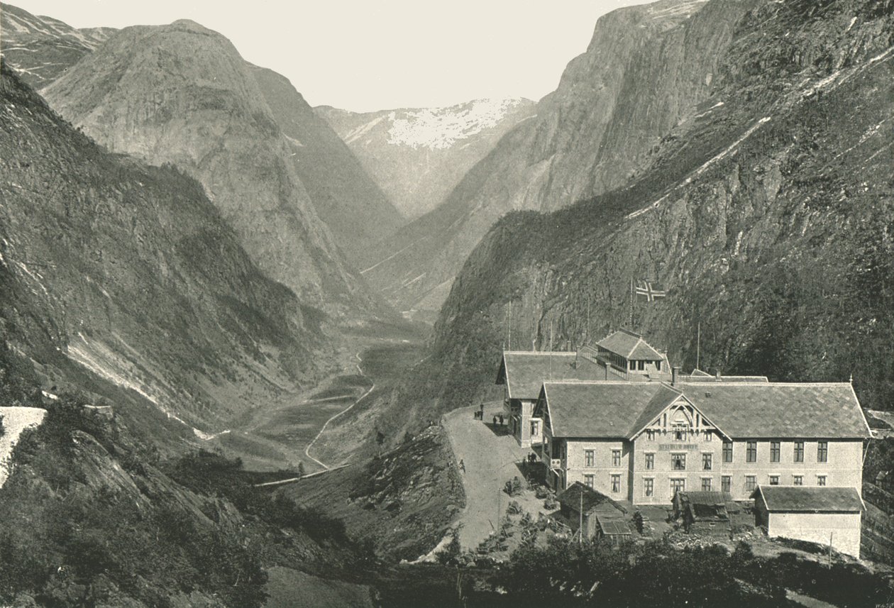 Vadi ve Otel, Stalheim, Norveç, 1895. by Poulton and Co