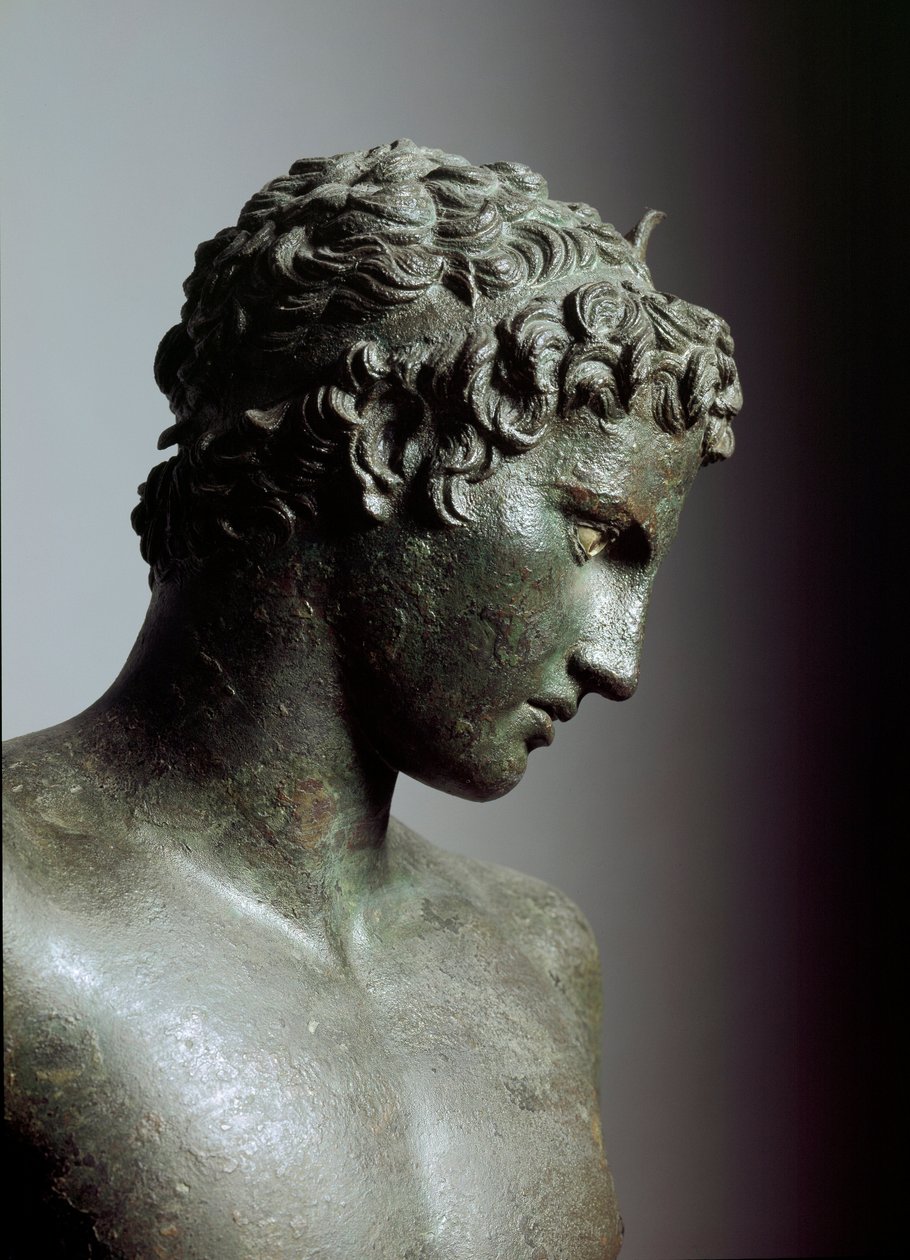 Yunan Sanatı: “” Maratonun genç adamı” (ephebe) Hermes genç veya genç sporcunun heykeli, Detay - Bronz heykel Praxitele (MÖ 4. yy), MÖ 330, Dim. 130 cm - Atina, Ulusal Arkeoloji Müzesi - Maraton Gençlik (detay) - Bronz sc by Praxiteles