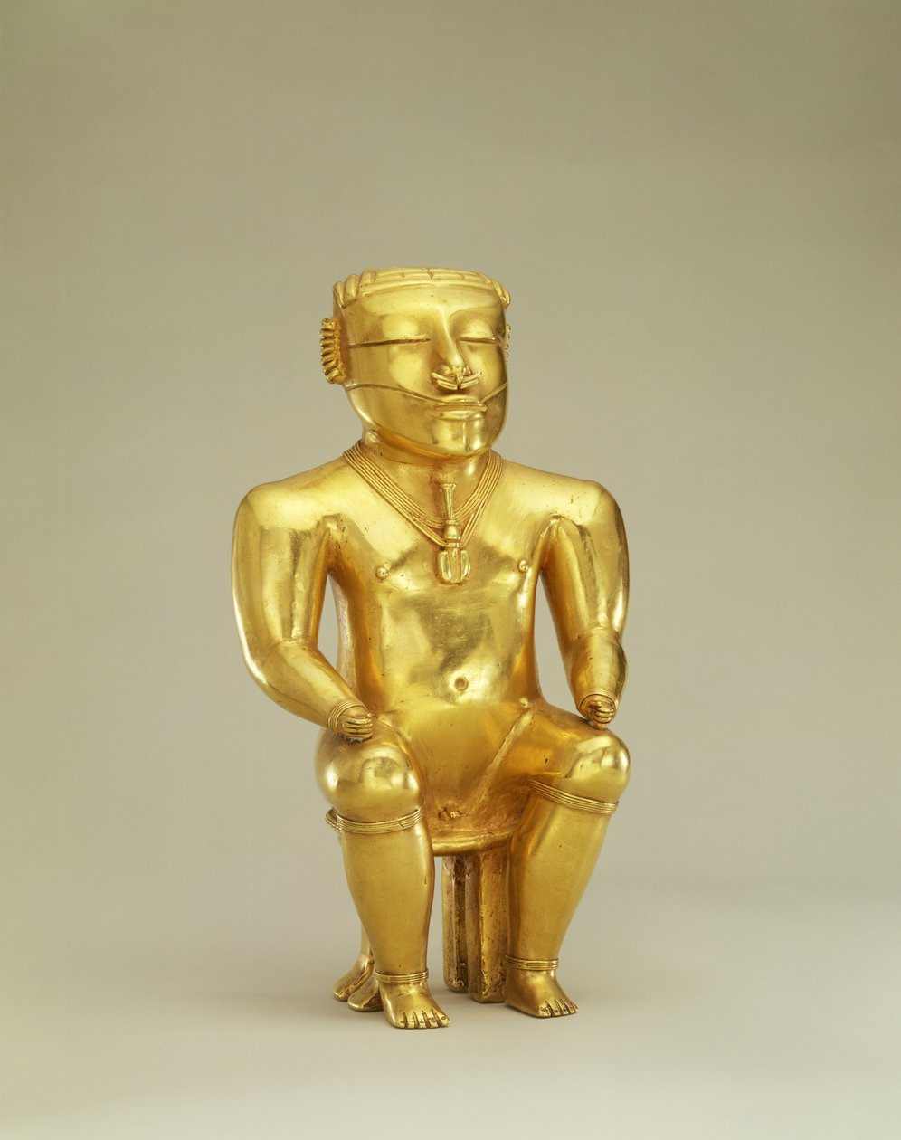 Antropomorfik kireç şişesi (altın) by Pre Columbian