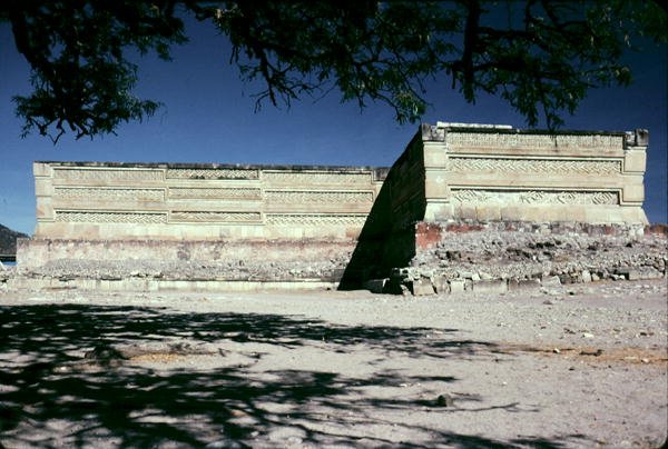 Desenli taş duvarlar by Pre Columbian Pre Columbian