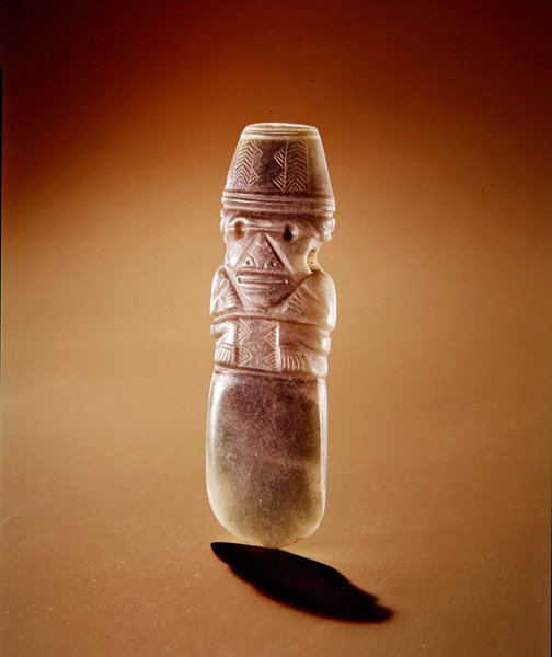 Guacimo, Linea Vieja bölgesinden çömelmiş figürlü Kelt (yarı saydam mavi-yeşil yeşim) by Pre Columbian Pre Columbian