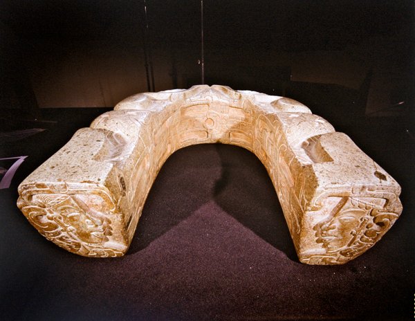 Top oyunlarında kullanılan boyunduruğun arkadan görünüşü, Vera Cruz by Pre Columbian Pre Columbian