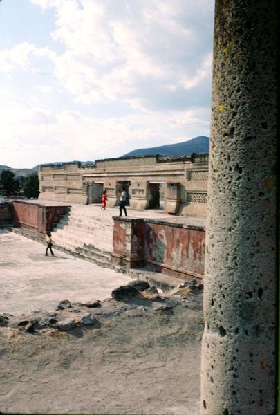 Bir avlunun görünümü by Pre Columbian Pre Columbian