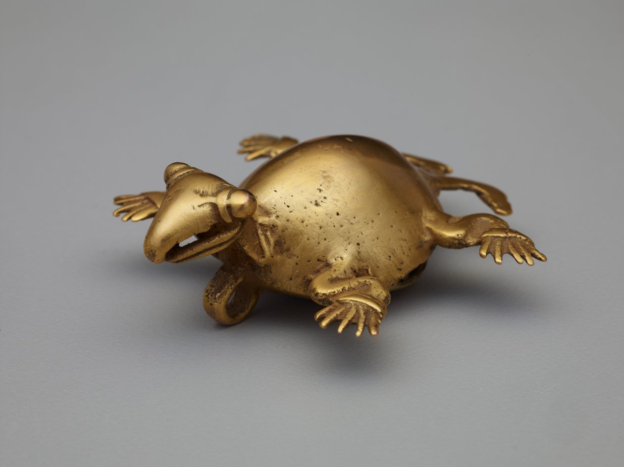 Sarkıt çan: kaplumbağa, 800-1200 (altın) by Pre Columbian Pre Columbian