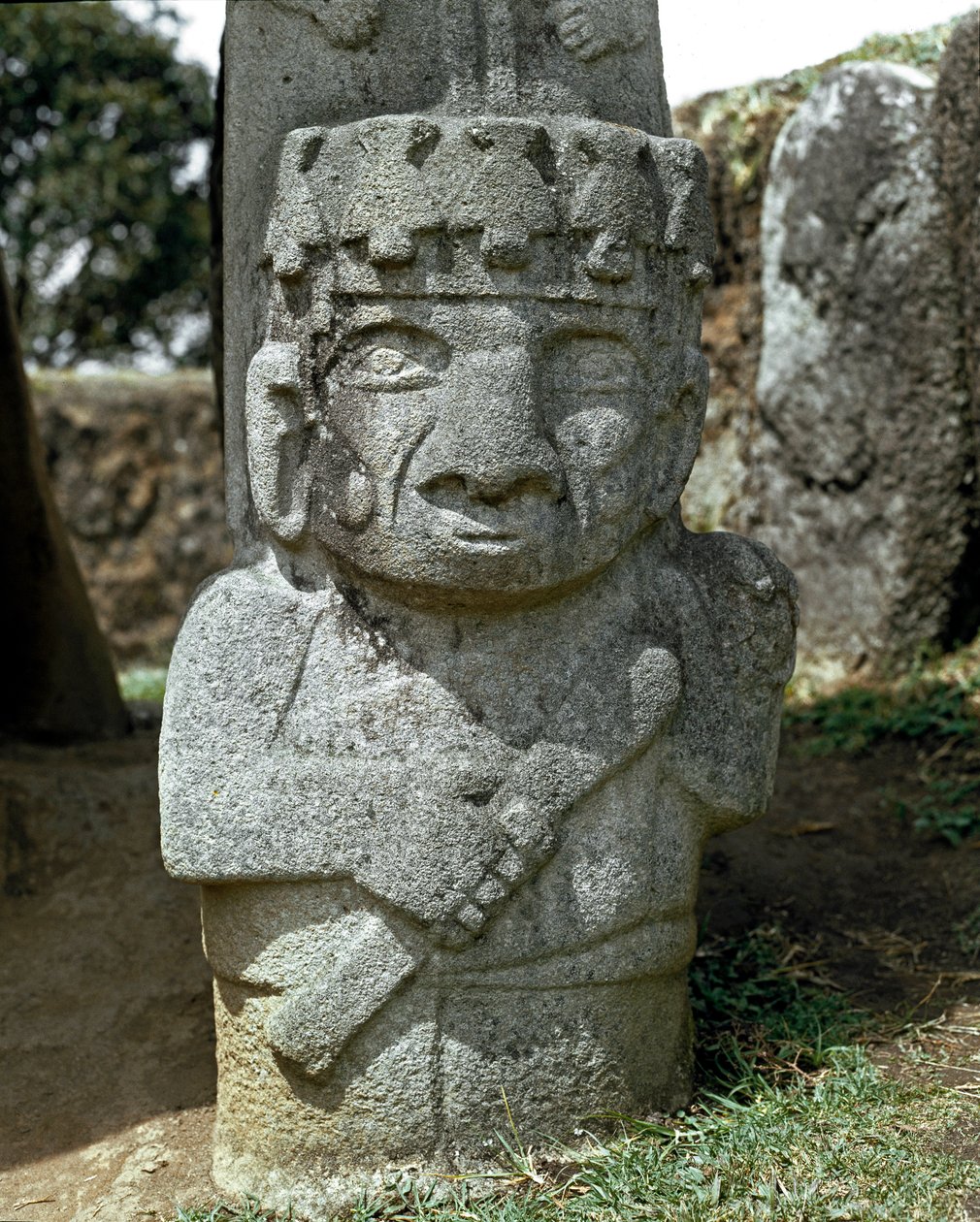 Bir savaşçının megalitik heykeli by Pre Columbian Pre Columbian
