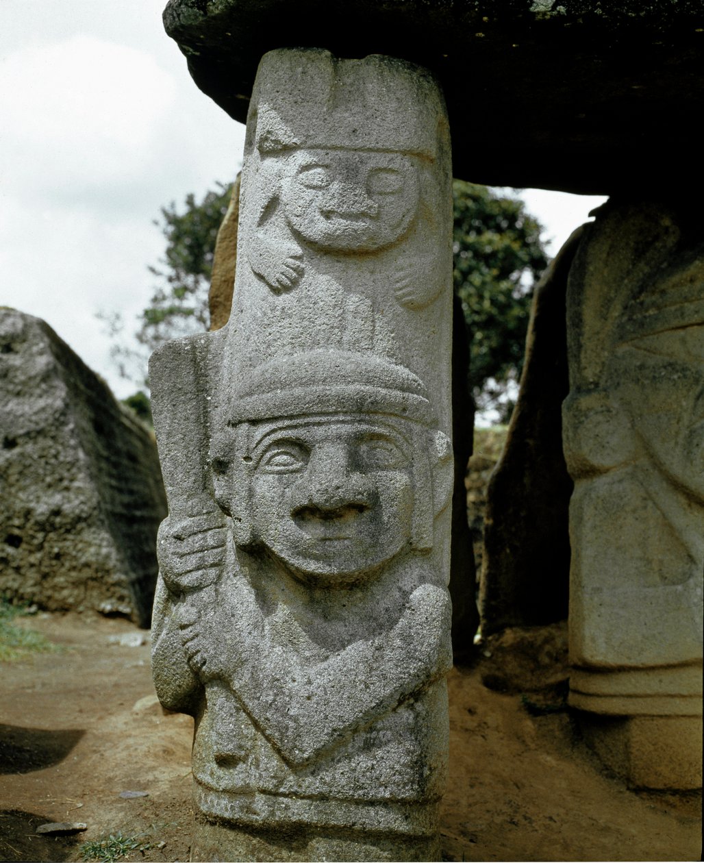 Bir savaşçının megalitik heykeli by Pre Columbian Pre Columbian