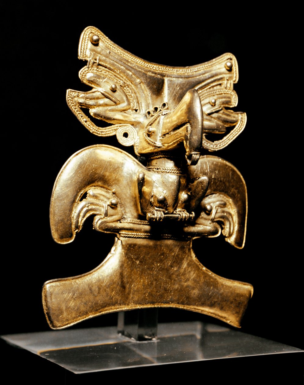 Kolomb öncesi sanat, Tairona uygarlığı: kuş şeklinde altın kolye. 10-16 AD. Bogota, Oro Müzesi by Pre Columbian Pre Columbian
