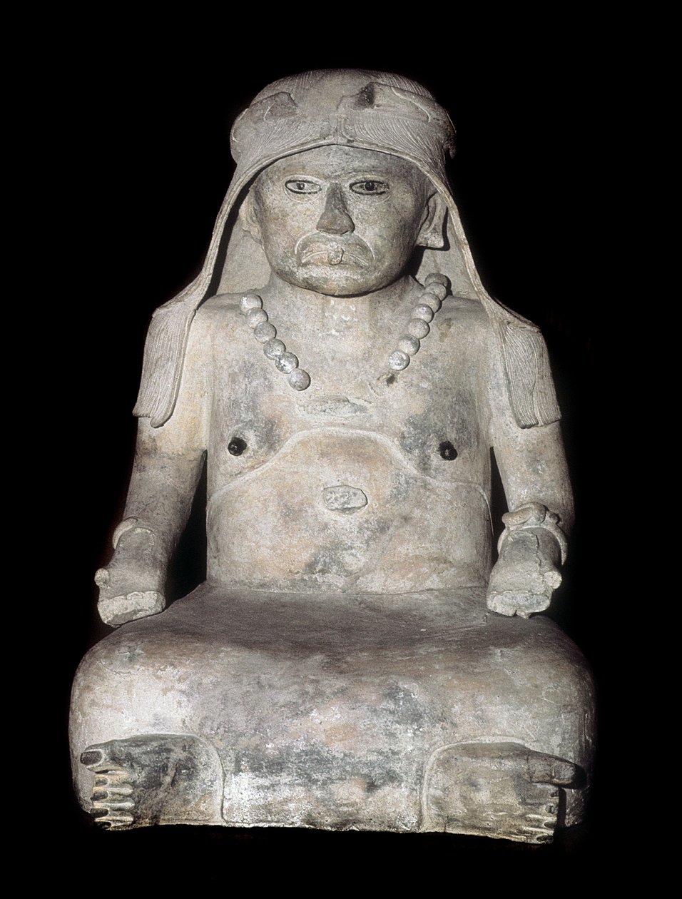Kolomb öncesi sanat: başörtülü yaşlı kadın. Veracruz Heykeli (Meksika) by Pre Columbian Pre Columbian