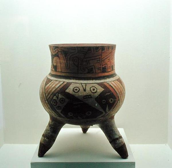 Tripod Vazo by Pre Columbian Pre Columbian