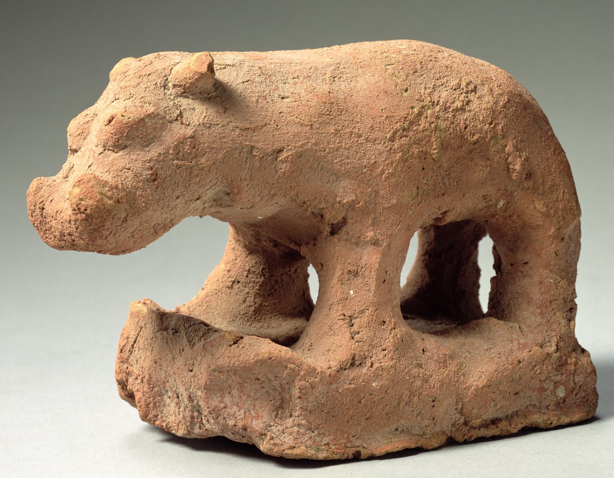 Su aygırı, MÖ 4. binyıl (pişmiş kil) by Predynastic Period Egyptian
