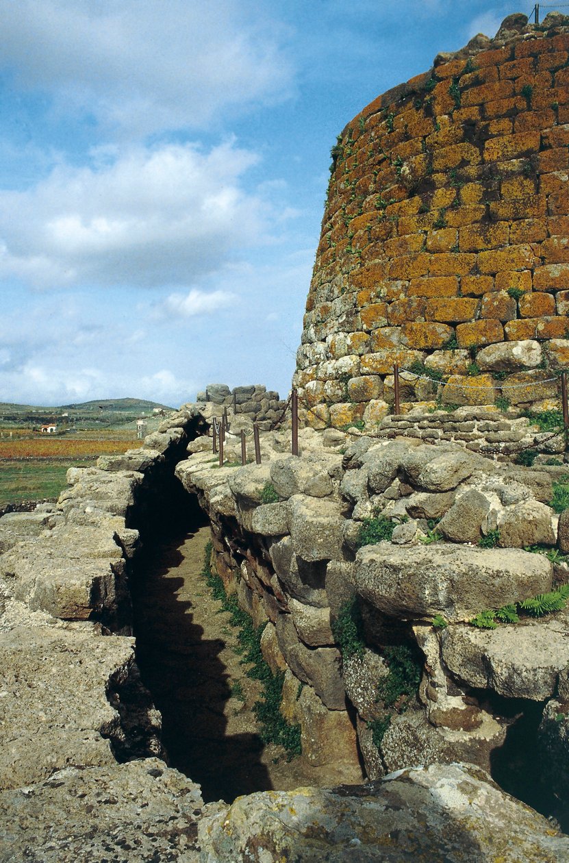İtalya, Sardinya Bölgesi, Torralba, Sassari eyaleti, Nuraghe Sant'Antine veya Sa domo de su Re (kralın evi) arkeolojik kompleksi, nuraghe taşlarının ayrıntıları by Prehistoric Prehistoric