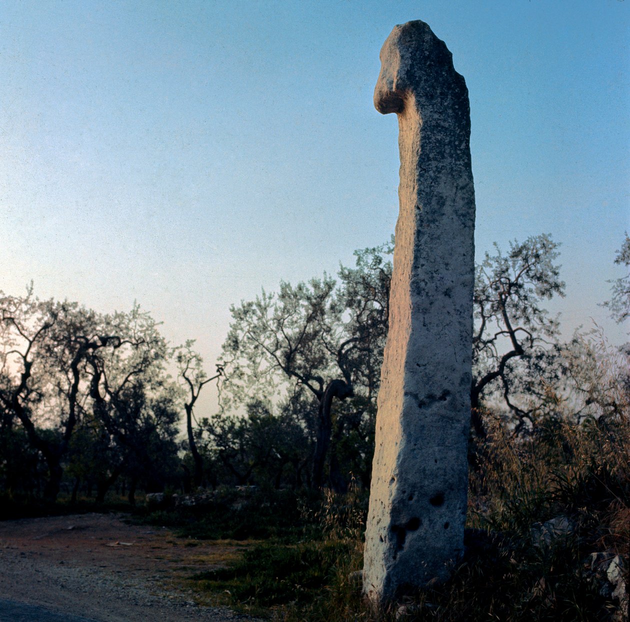 Prehistorya: Keşiş. Neolitik Menhir (MÖ 6000-3000). Peter
