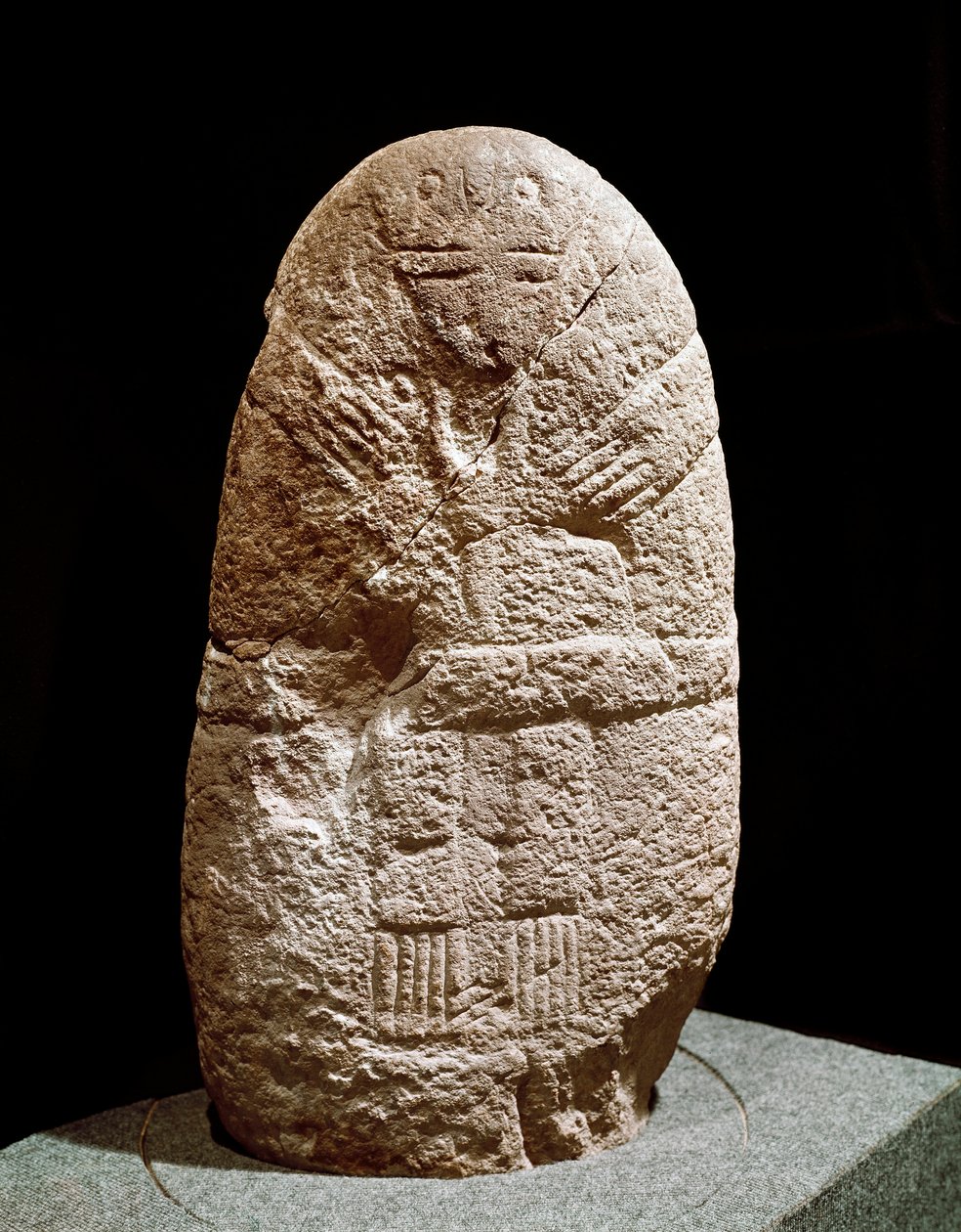 Prehistorya: heykelcik menhir. Taş devri, neolitik. Saint Germain en Laye, Ulusal Eski Eserler Müzesi by Prehistoric Prehistoric